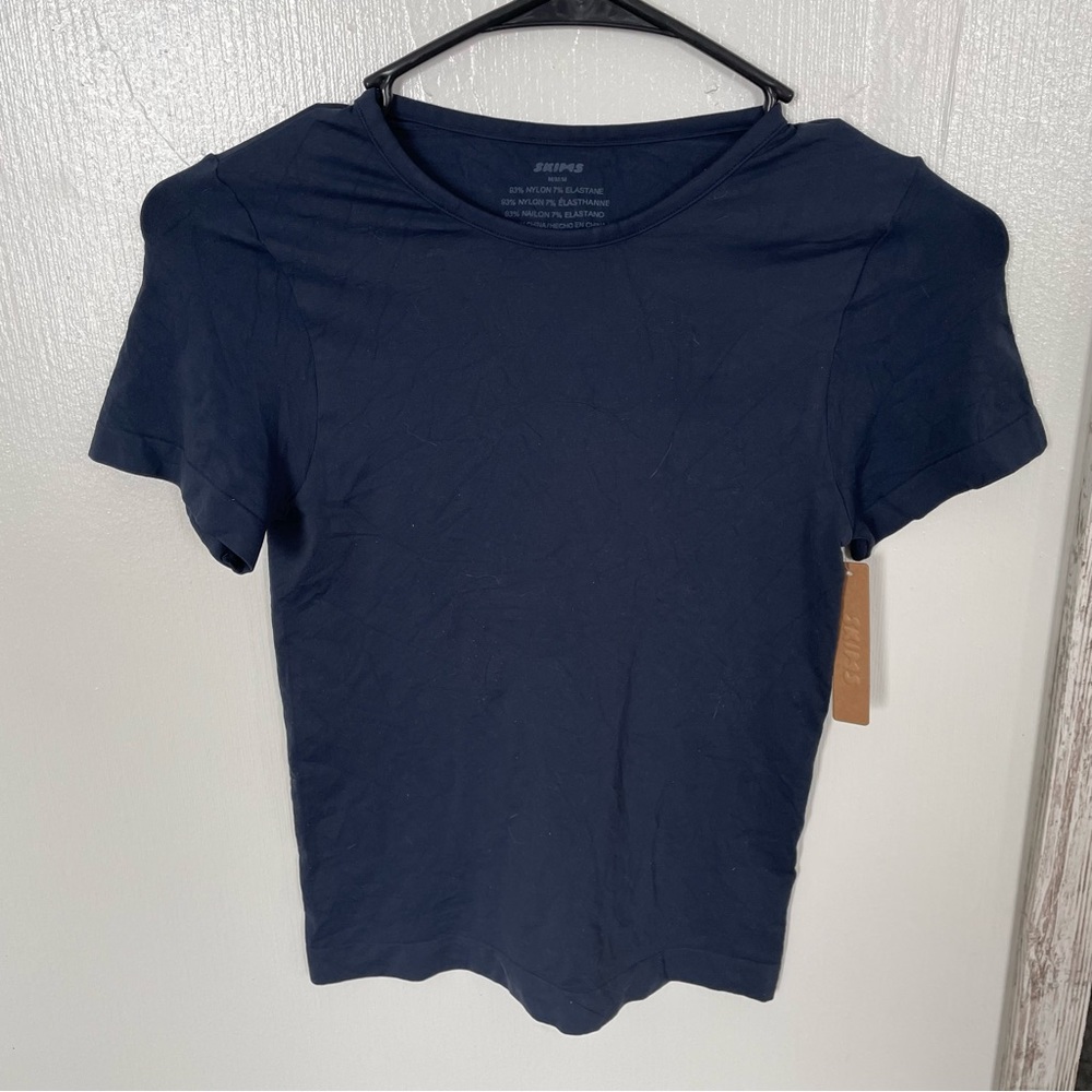 SKIMS SMOOTHING T SHIRT SIZE MEDIUM